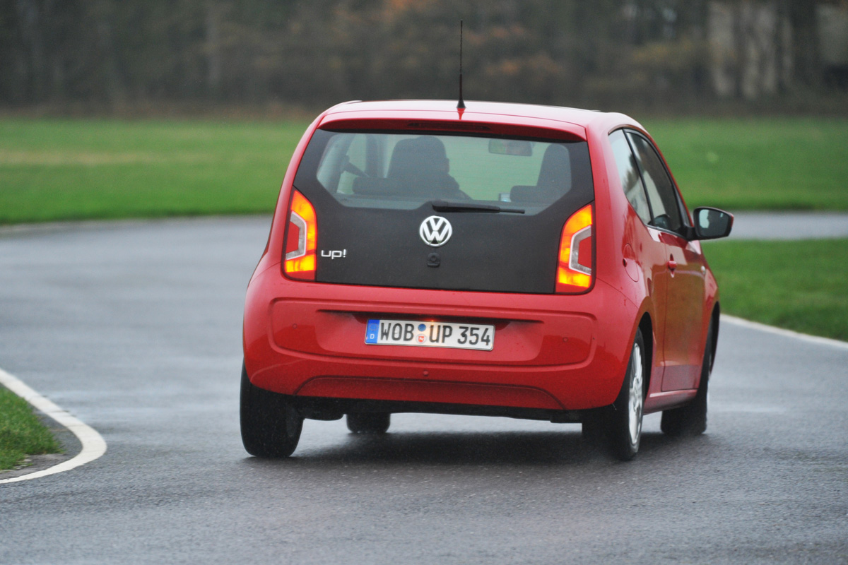 Volkswagen up! UK drive rear cornering