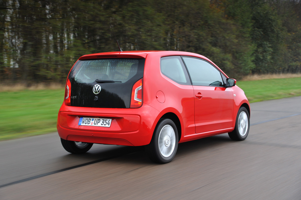 Volkswagen up! UK drive rear tracking