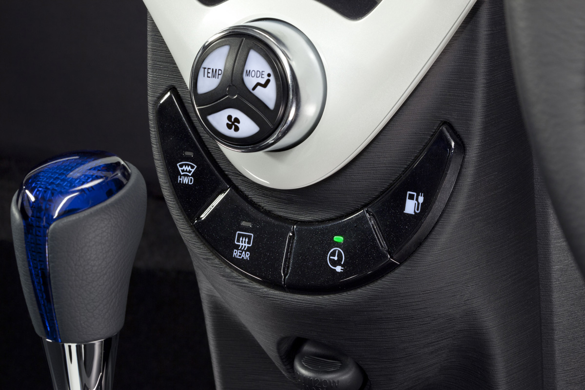 Toyota iQ EV detail