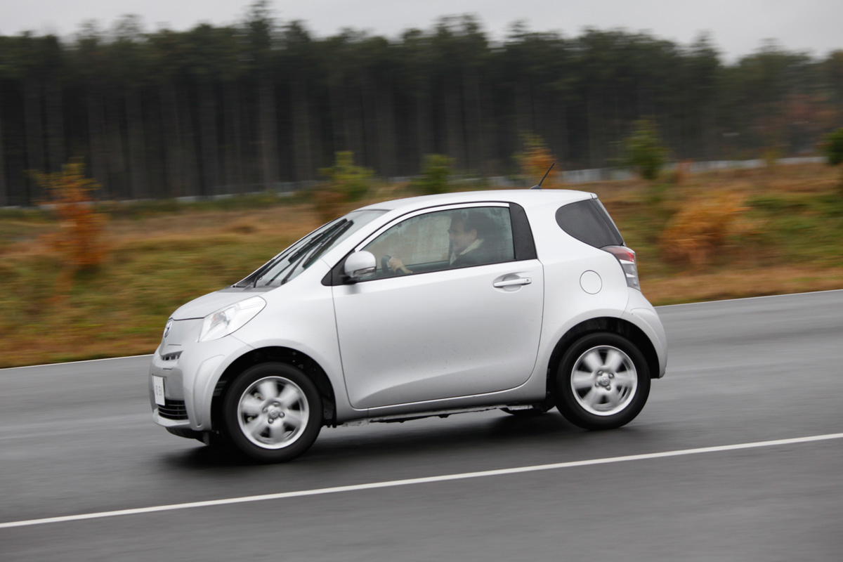 Toyota iQ EV profile