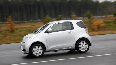 Toyota iQ EV profile