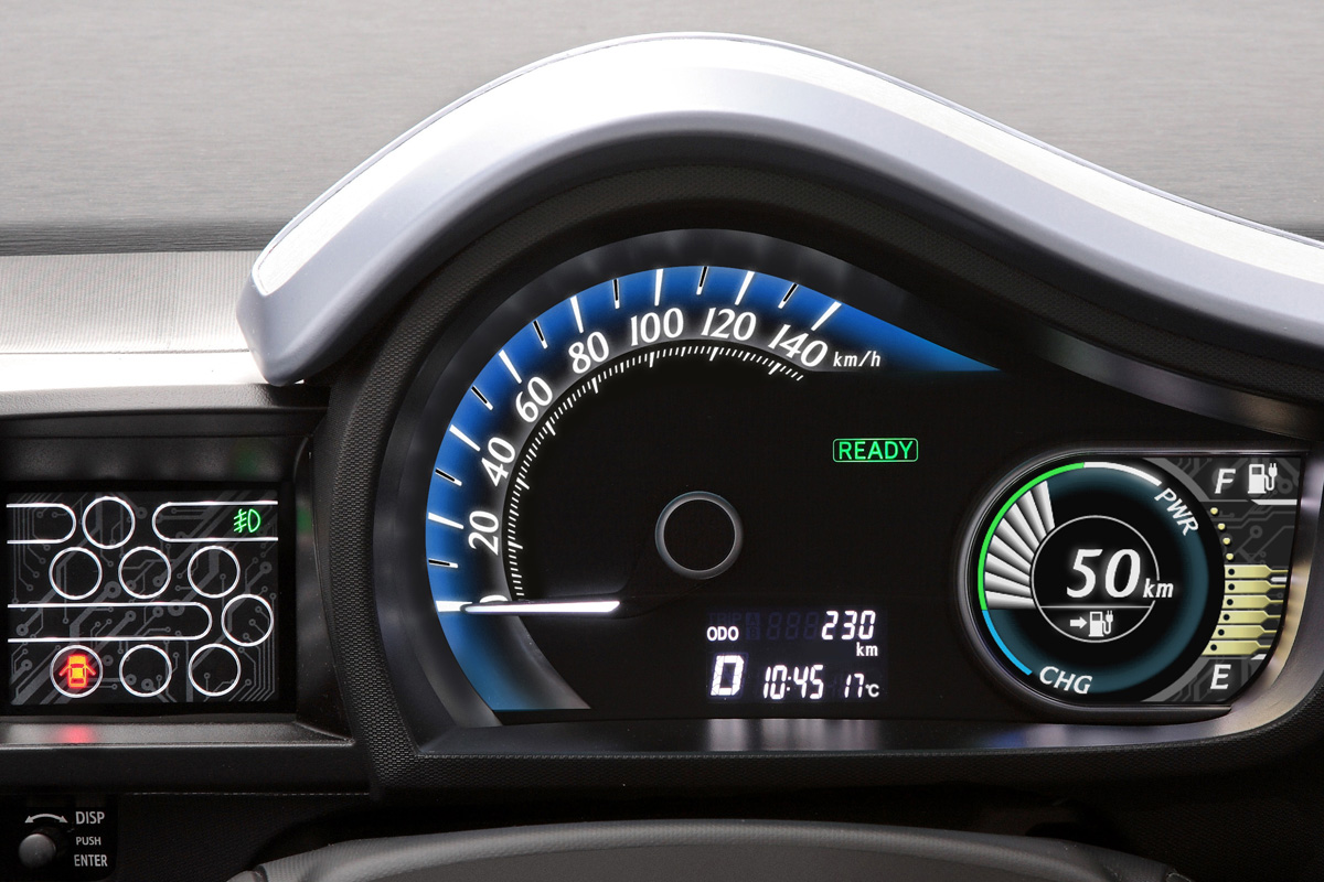 Toyota iQ EV detail