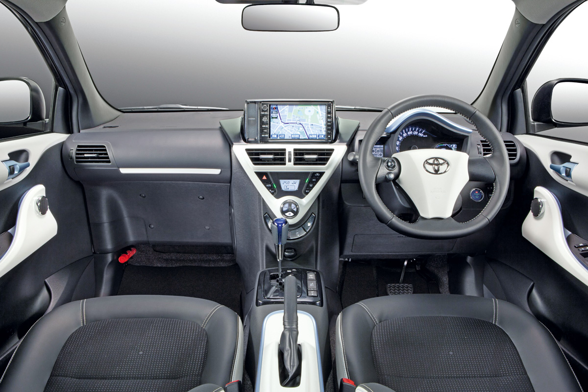 Toyota iQ EV dash