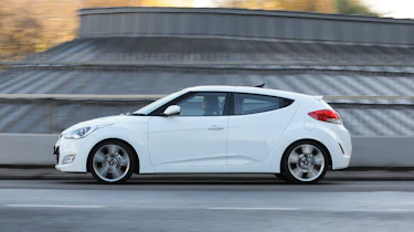 Hyundai Veloster panning