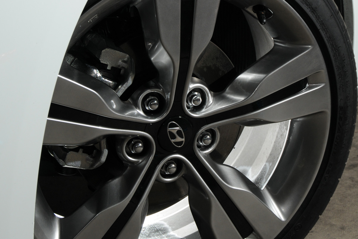 Hyundai Veloster wheel