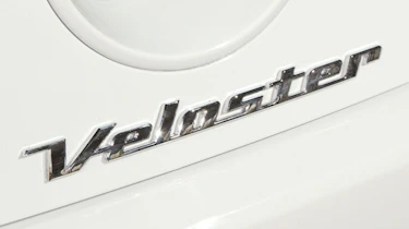 Hyundai Veloster badge