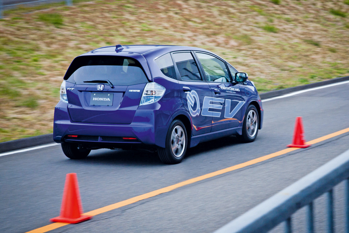 Honda Jazz EV rear tracking