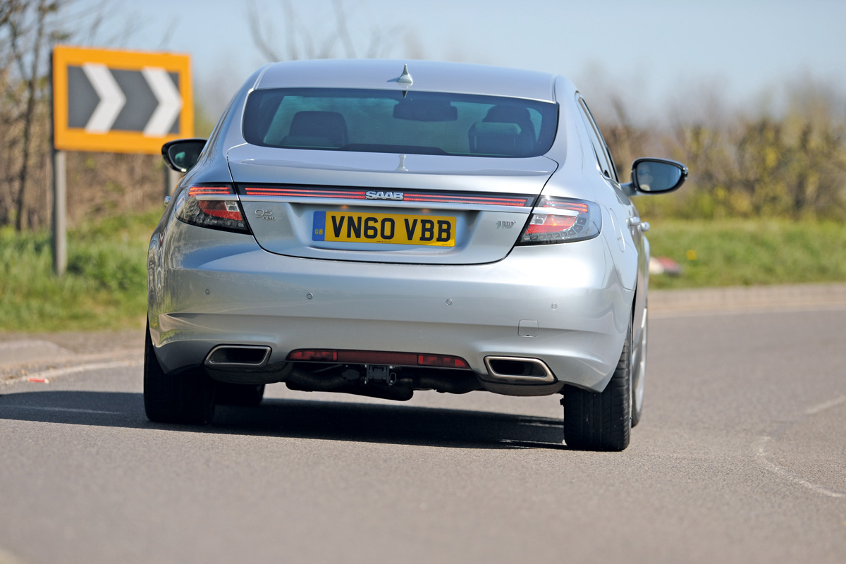 Saab 9-5 rear cornering
