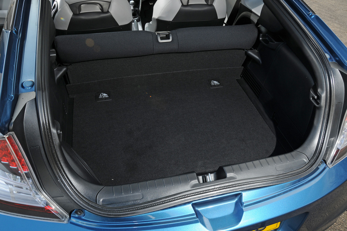 Honda CR-Z boot