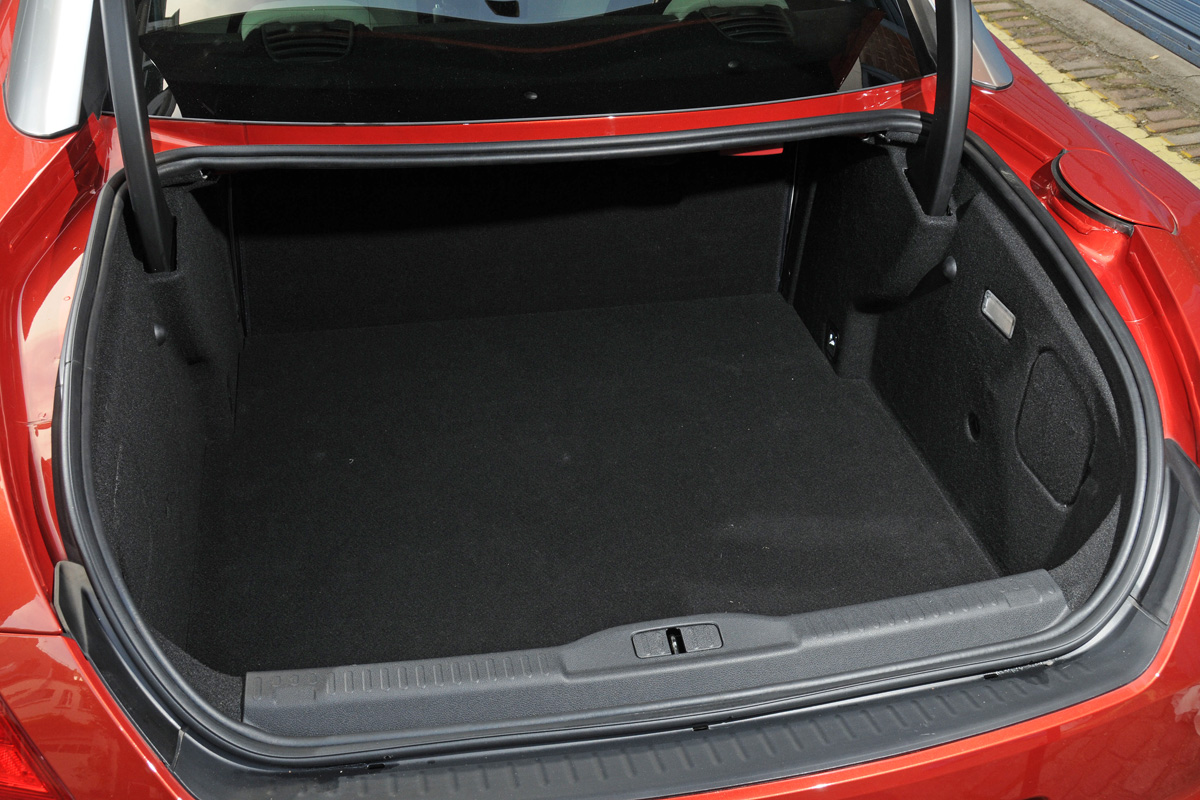 Peugeot RCZ boot