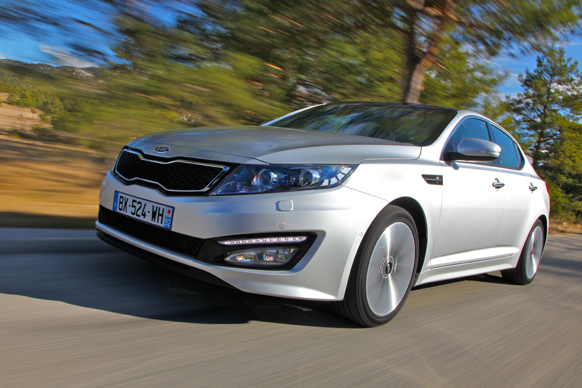 Kia Optima 1.7 CRDi front tracking