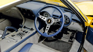Lamborghini Miura SV dash