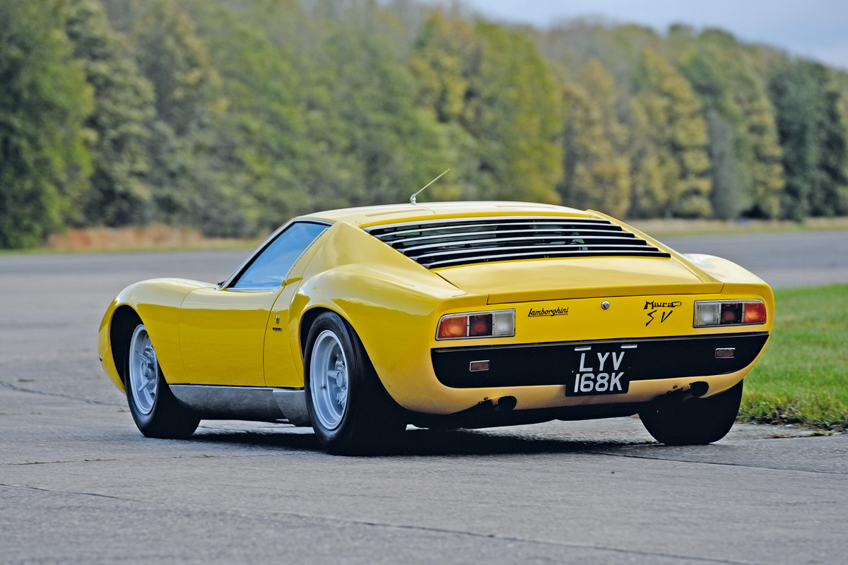 Lamborghini Miura SV rear cornering