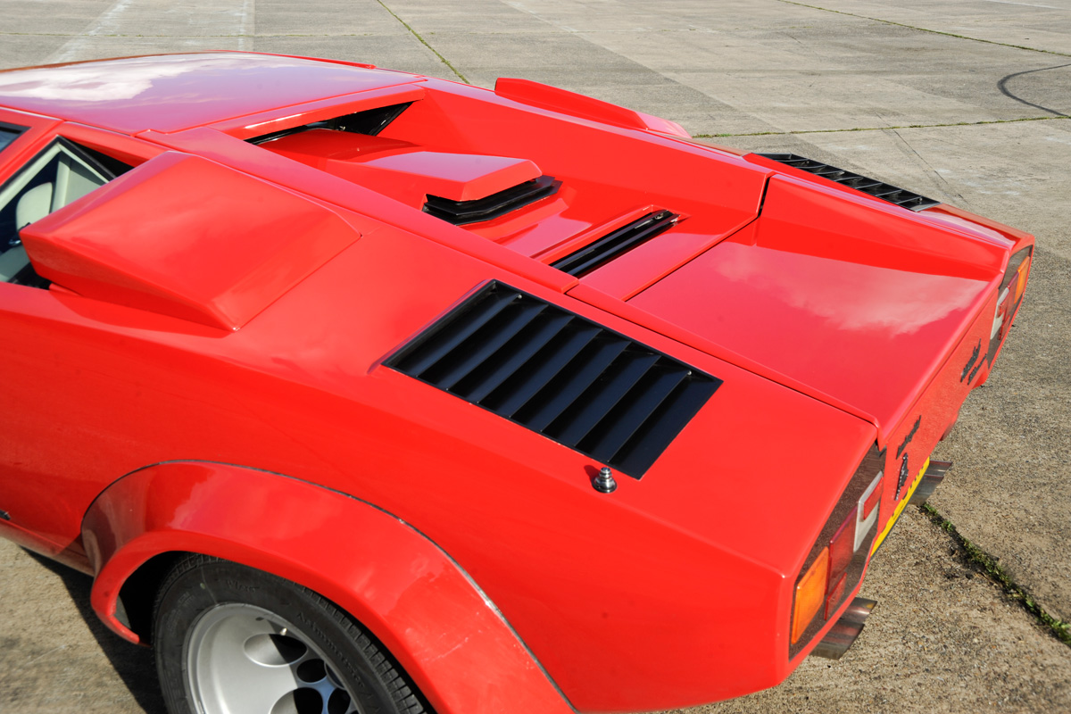 Lamborghini Countach 5000 QV detail