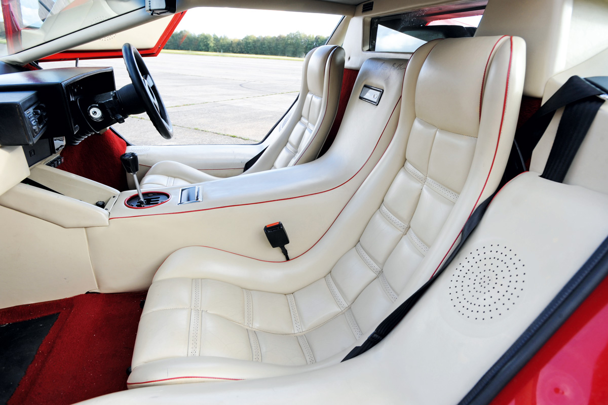 Lamborghini Countach 5000 QV front seats