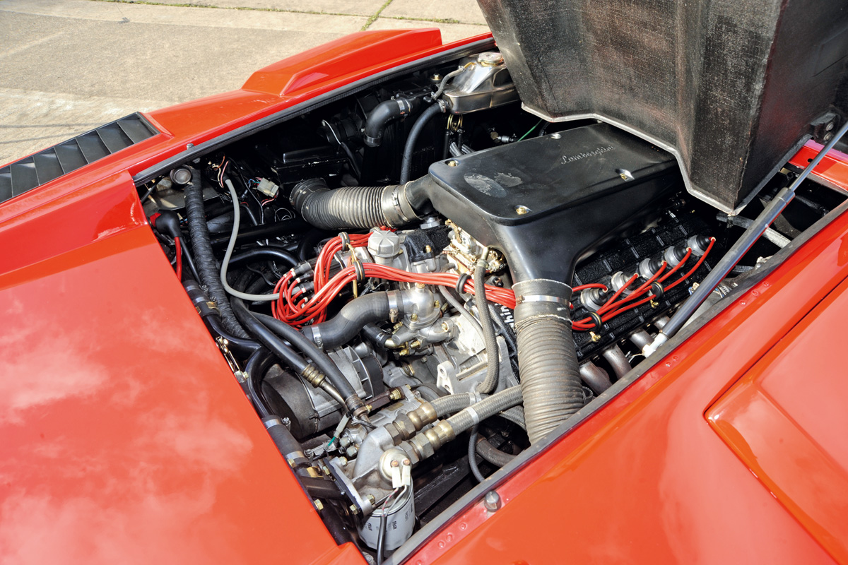Lamborghini Countach 5000 QV engine