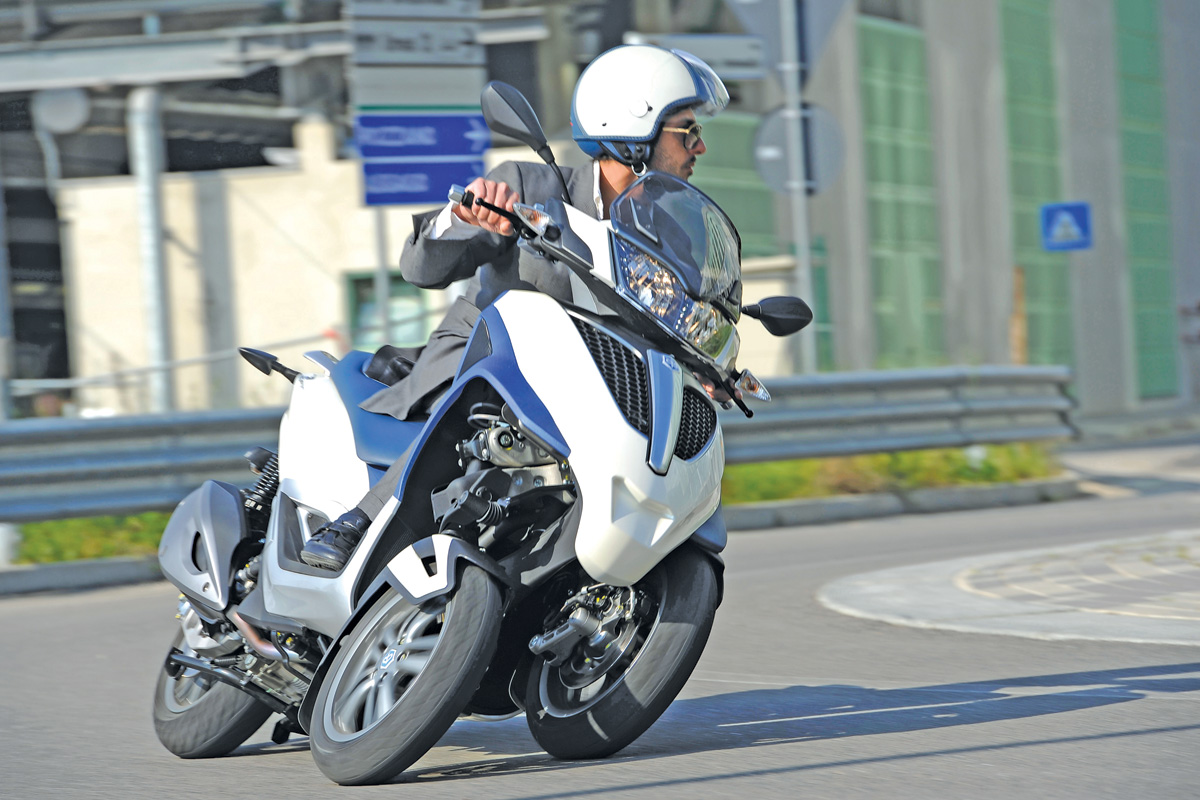 Piaggio MP3 Yourban 300 LT scooter