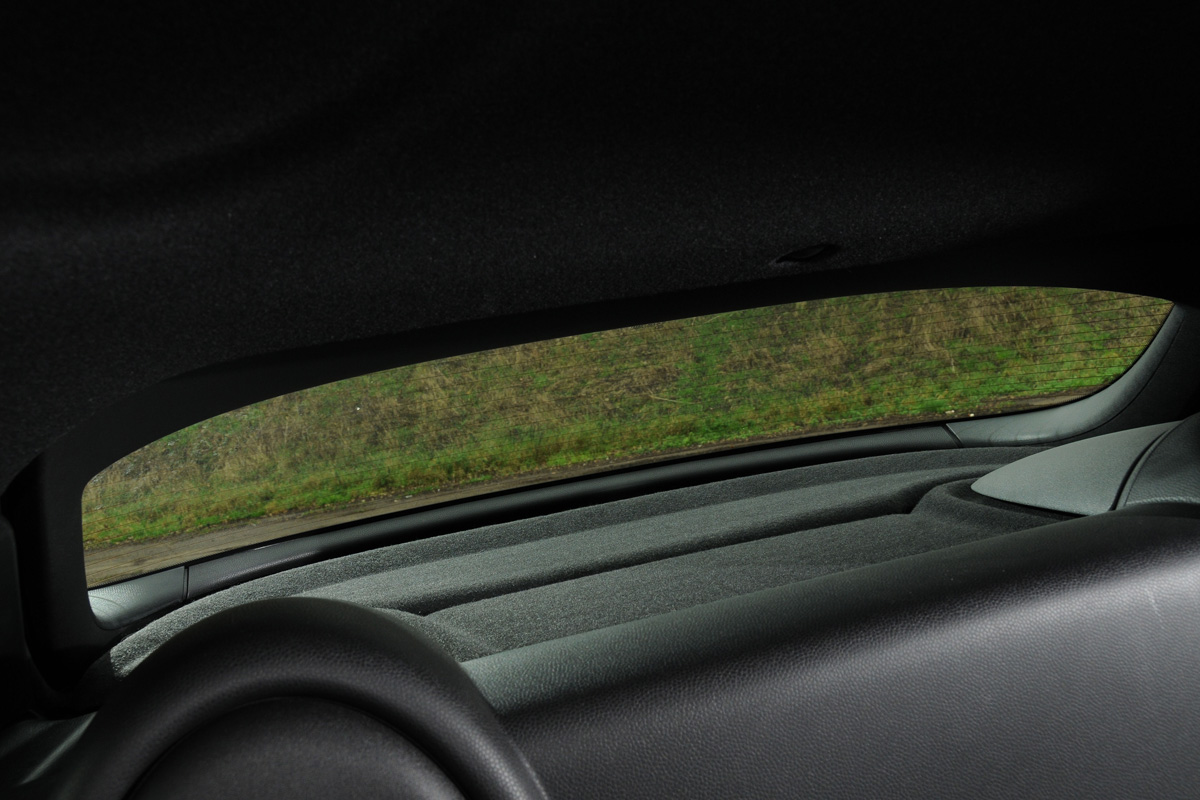MINI Coupe Cooper SD rear window