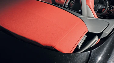 Mercedes SLS AMG Roadster roof