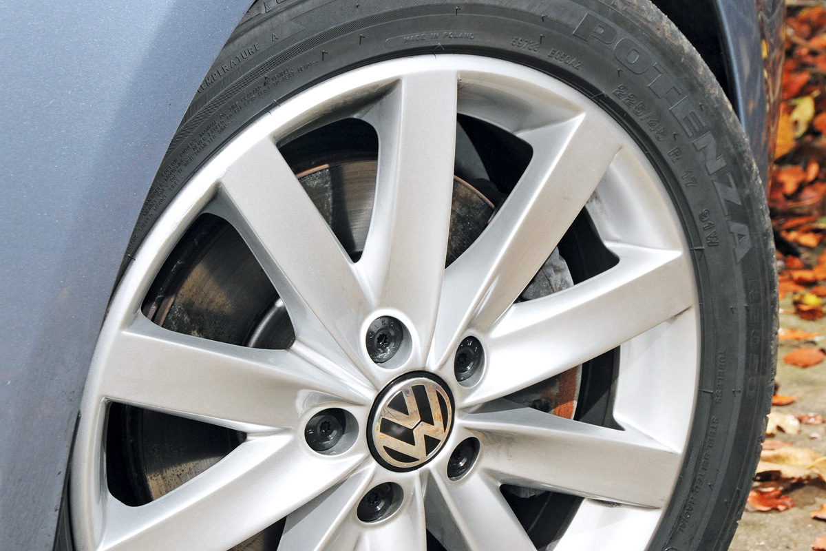 Volkswagen Golf GT 1.4 TSI 160 wheel