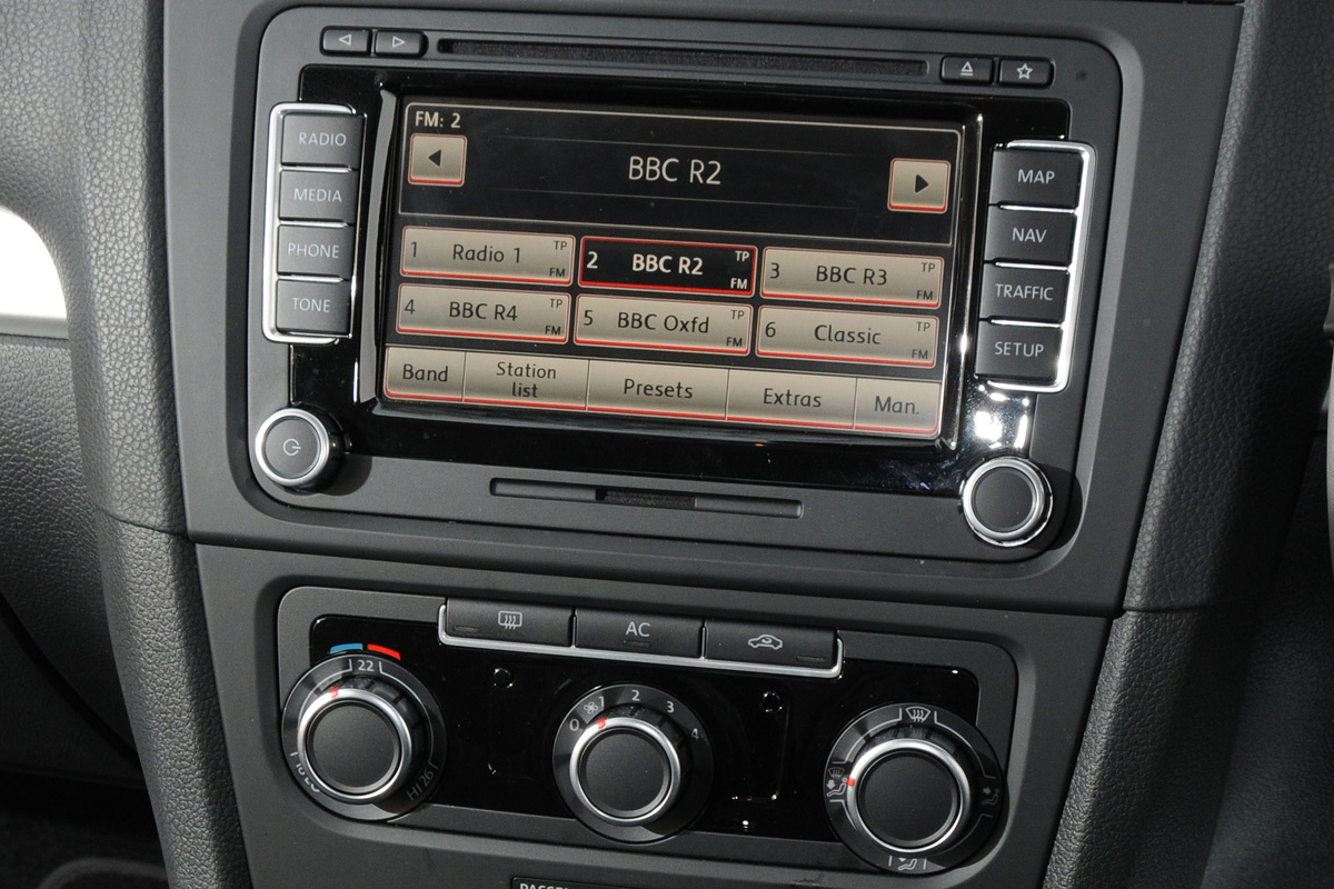 Volkswagen Golf GT 1.4 TSI 160 centre console