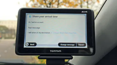 TomTom Go Live 1005 World sat-nav