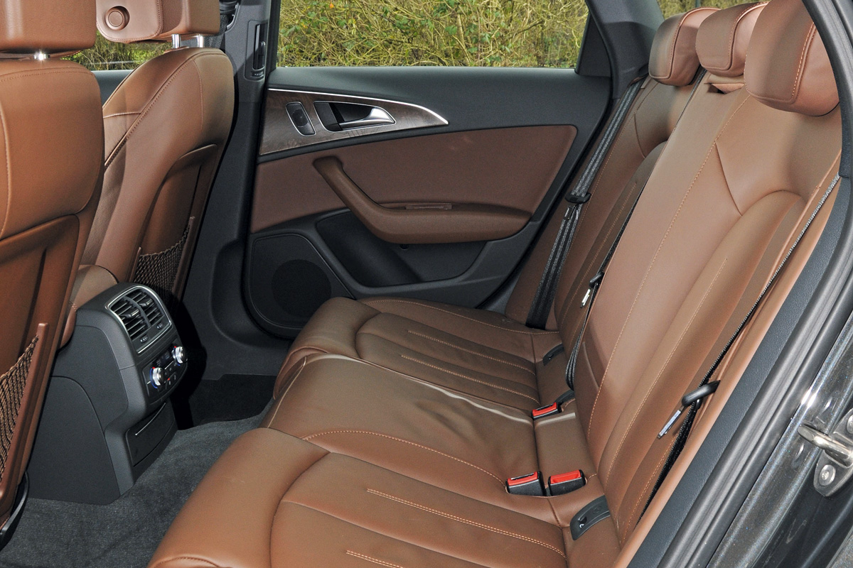 Audi A6 Avant 3.0 TDI rear seats