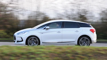 Citroen DS5 Hybrid4 panning