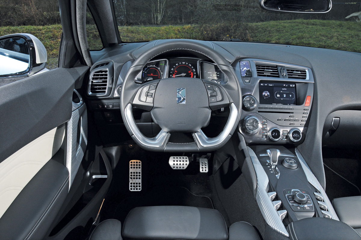 Citroen DS5 Hybrid4 dash