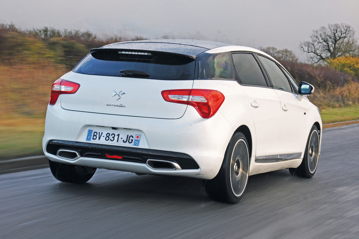 Citroen DS5 Hybrid4 rear tracking