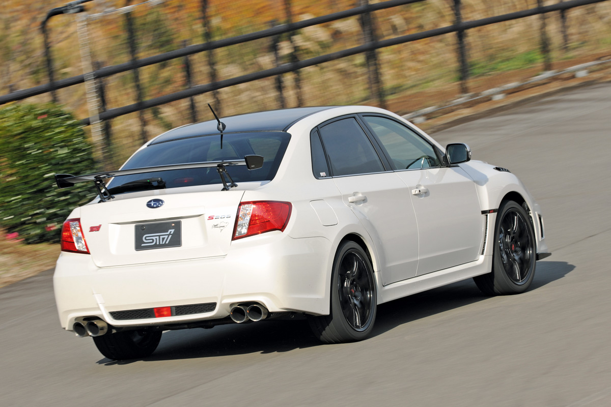 Subaru Impreza S206 rear cornering