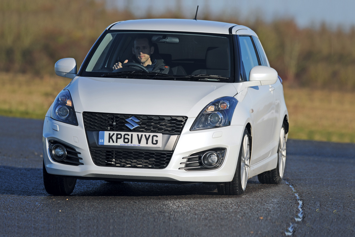 Suzuki Swift Sport front cornering