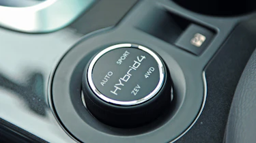 Peugeot 3008 HYbrid4 detail