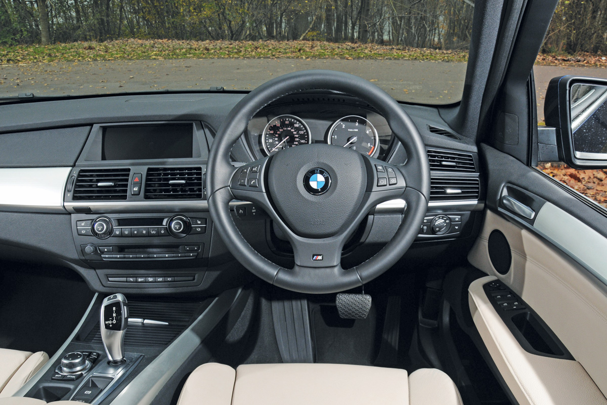 BMW X5 xDrive 30d M Sport dash