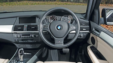 BMW X5 xDrive 30d M Sport dash
