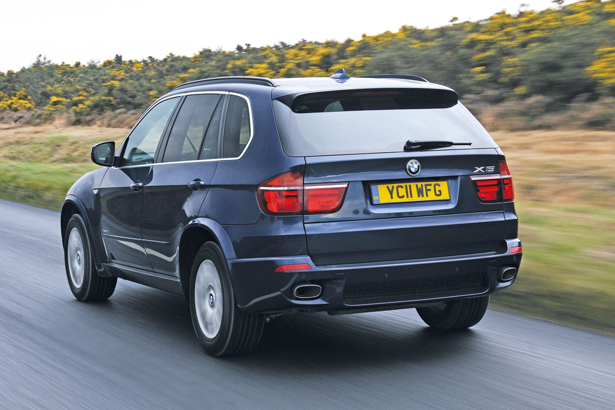 BMW X5 xDrive 30d M Sport rear tracking
