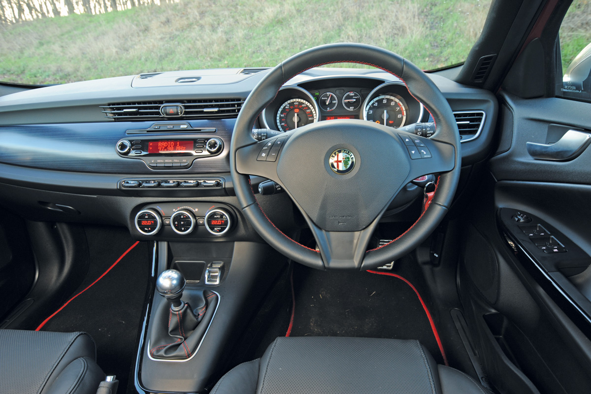 Alfa Romeo Giulietta dash