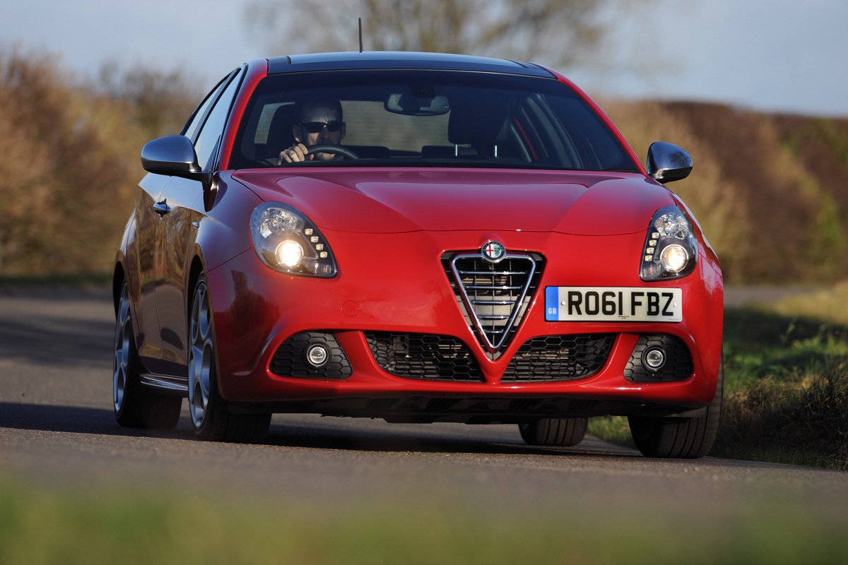 Alfa Romeo Giulietta front cornering