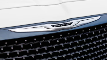 Chrysler 300C SRT8 badge