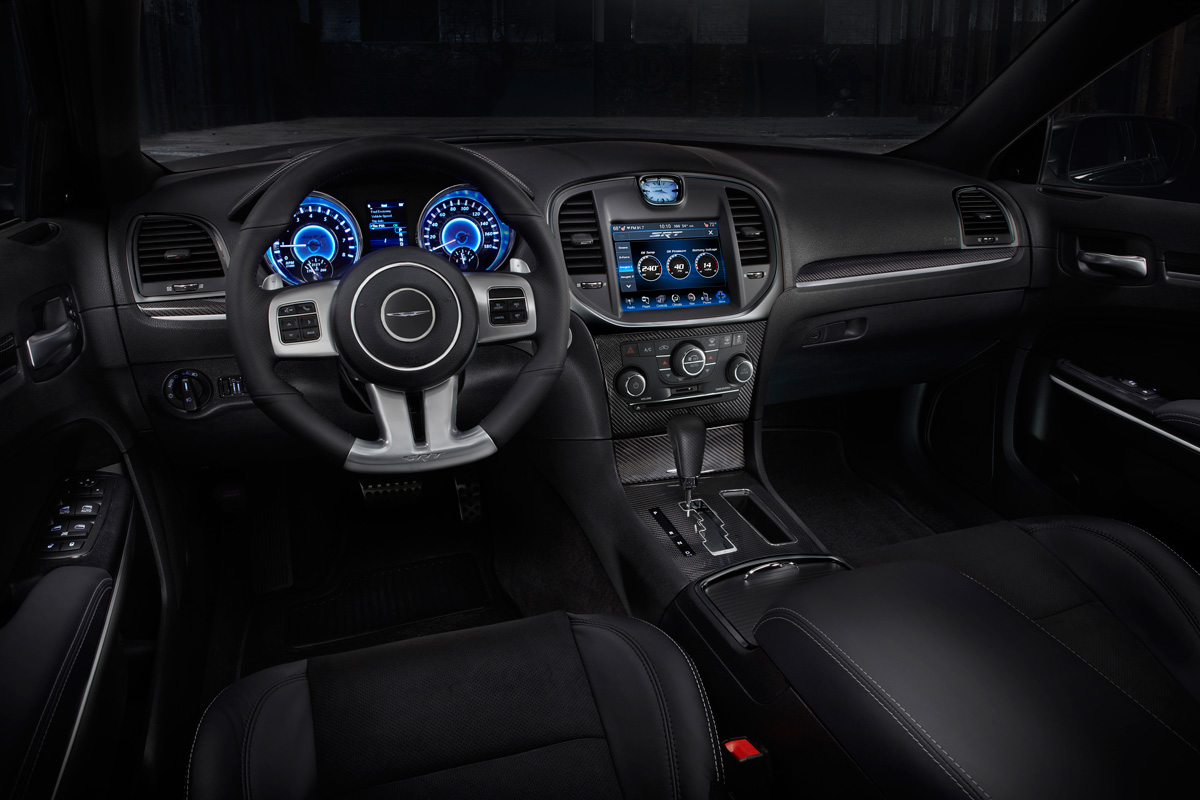 Chrysler 300C SRT8 dash