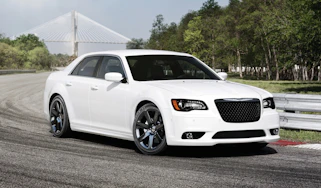 Chrysler 300C SRT8 front cornering