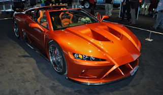 Falcon F7 front three-quarters