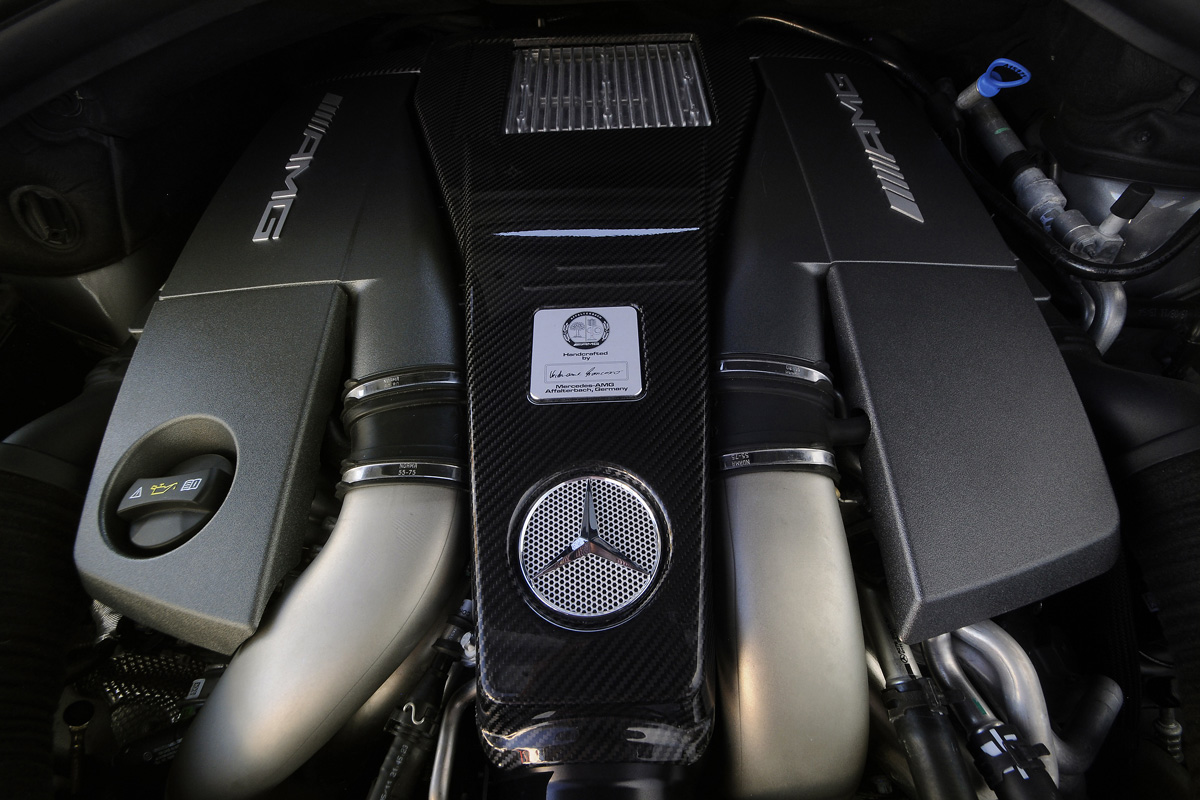Mercedes ML63 AMG engine