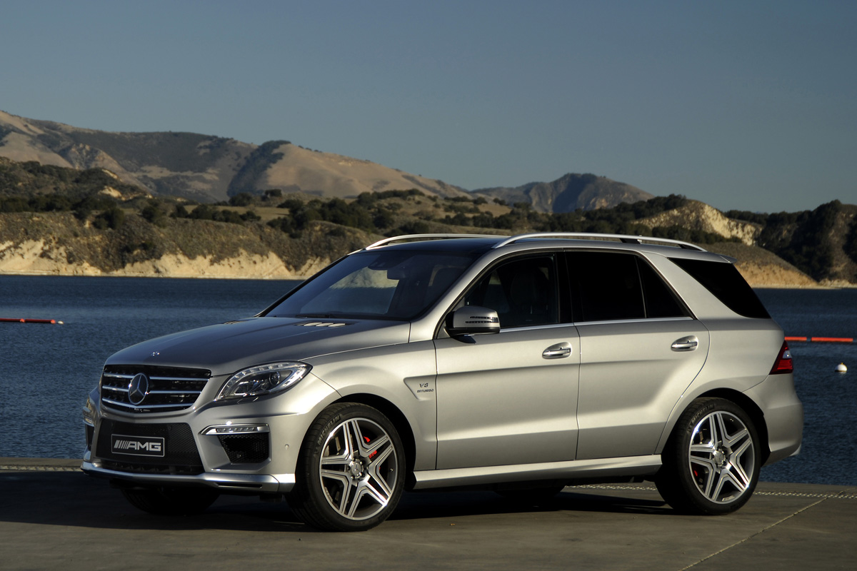 Mercedes ML63 AMG front three-quarters