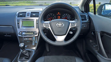 Toyota Avensis dash