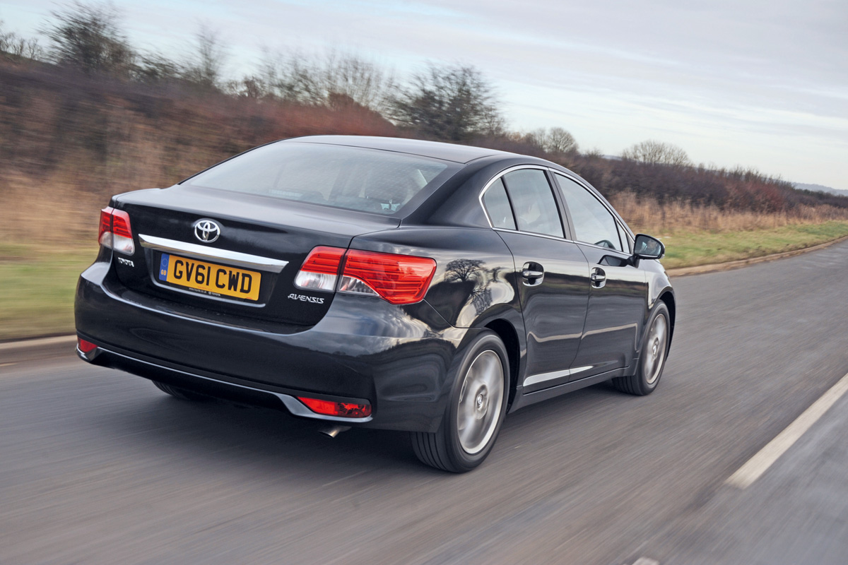 Toyota Avensis rear tracking