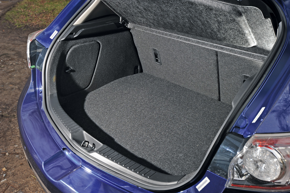 Mazda 3 boot