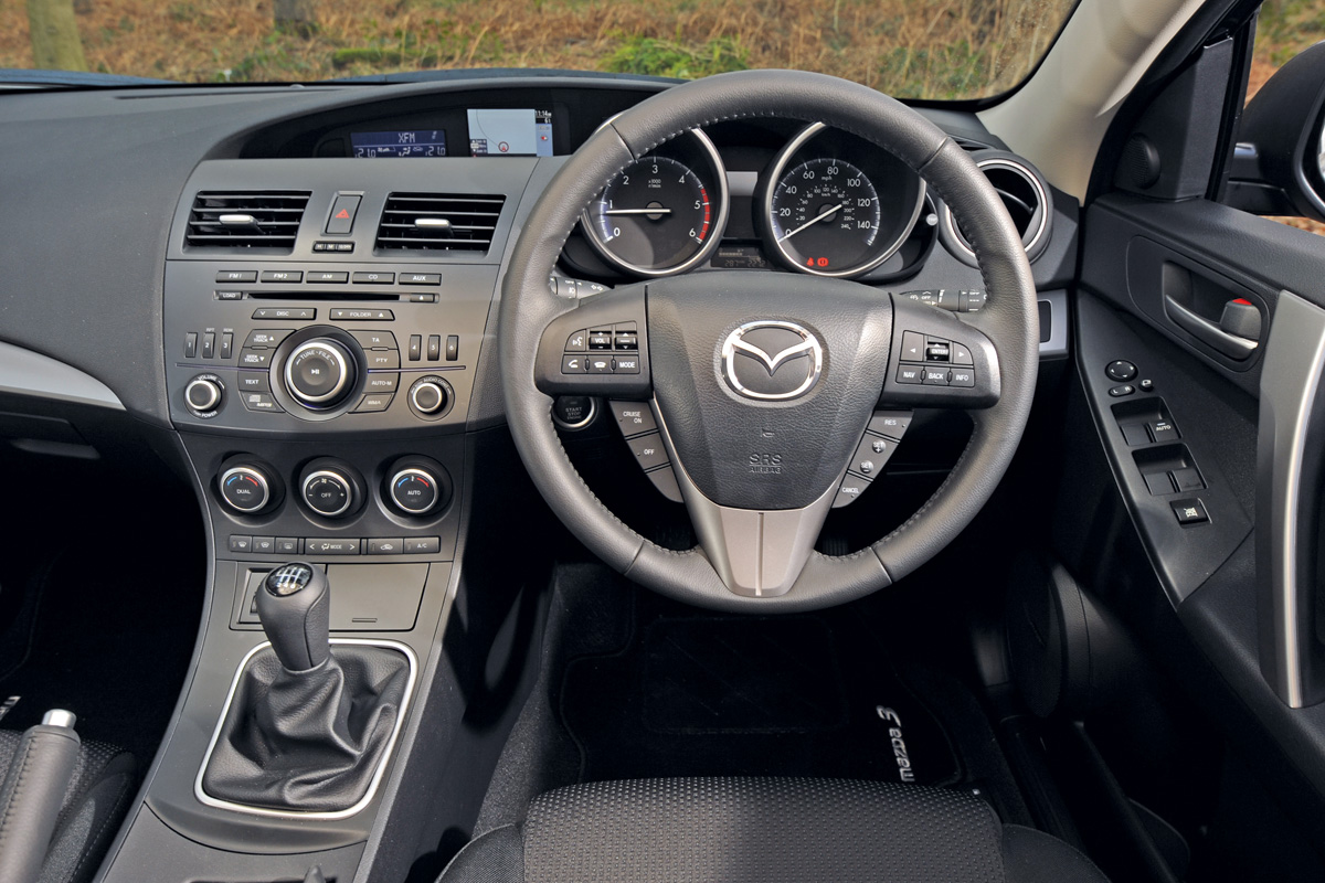 Mazda 3 dash