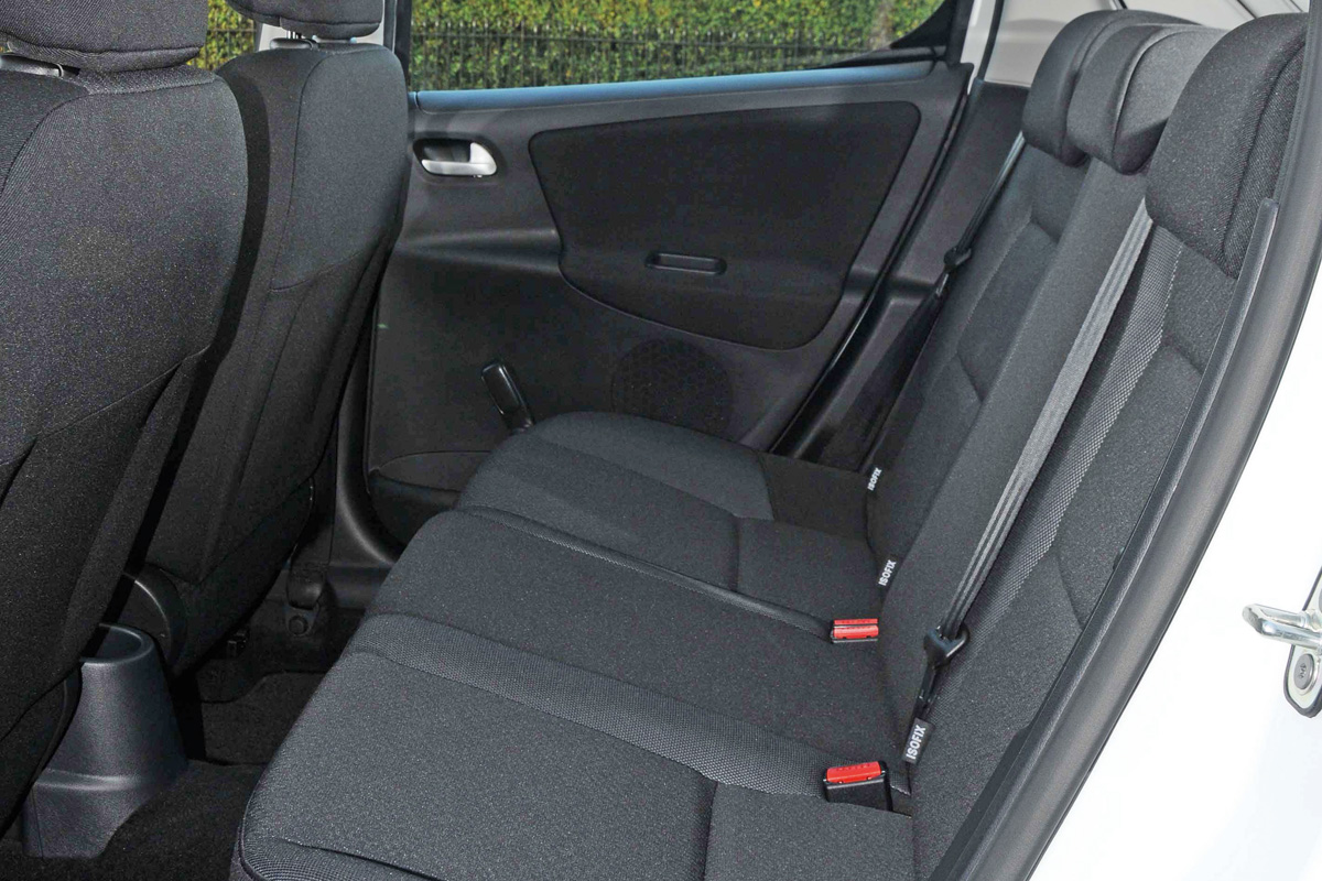 Peugeot 207 Oxygo+ rear seats