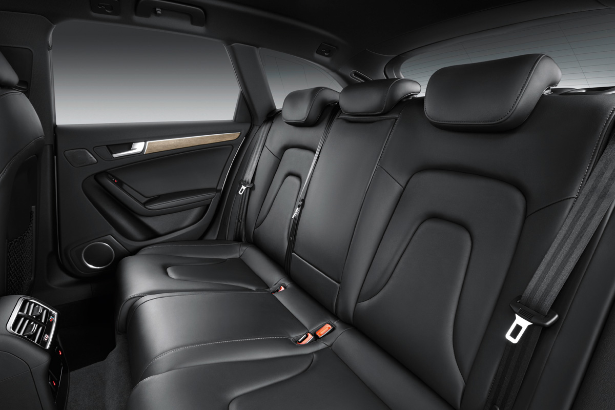 Audi A4 Allroad 3.0 TDI rear seats